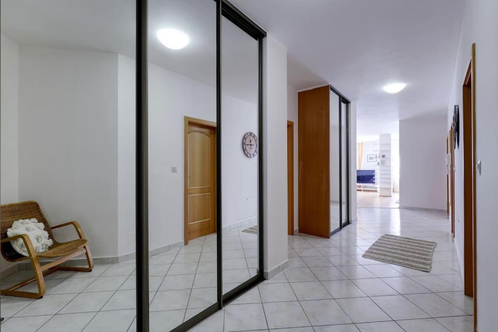 3min2centre - 2 Bedroom Garage, View Apartmán *