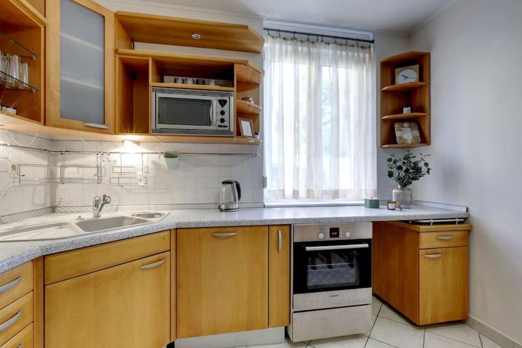 3min2centre - 2 Bedroom Garage, View Apartmán