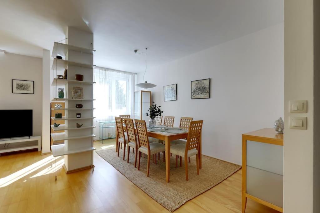 3min2centre - 2 Bedroom Garage, View Apartmán *